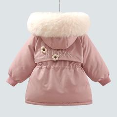 女の子の綿服冬服子供のパーカー服綿の服の新型の洋気の赤ちゃんのファッションの綿入れの上着とベルベットの厚いファッション