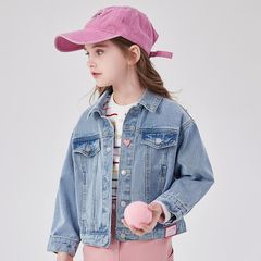 女の子のデニムの上着の子供の2025春と秋の新型の女の子のデニムの服の洋風のレジャーの中で大きい子供のデニムの服