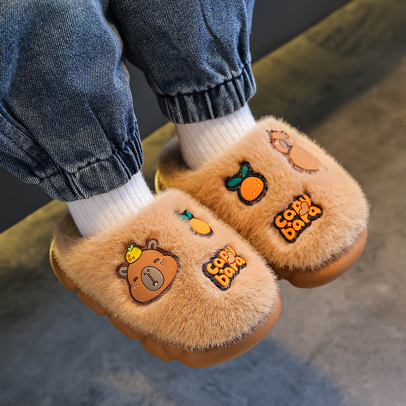 Zapatillas de algodón para niños Capibara, invierno para niños, niñas y niños, calentamiento y terciopelo para padres e hijos en el hogar, zapatos de algodón para niños medianos y grandes.