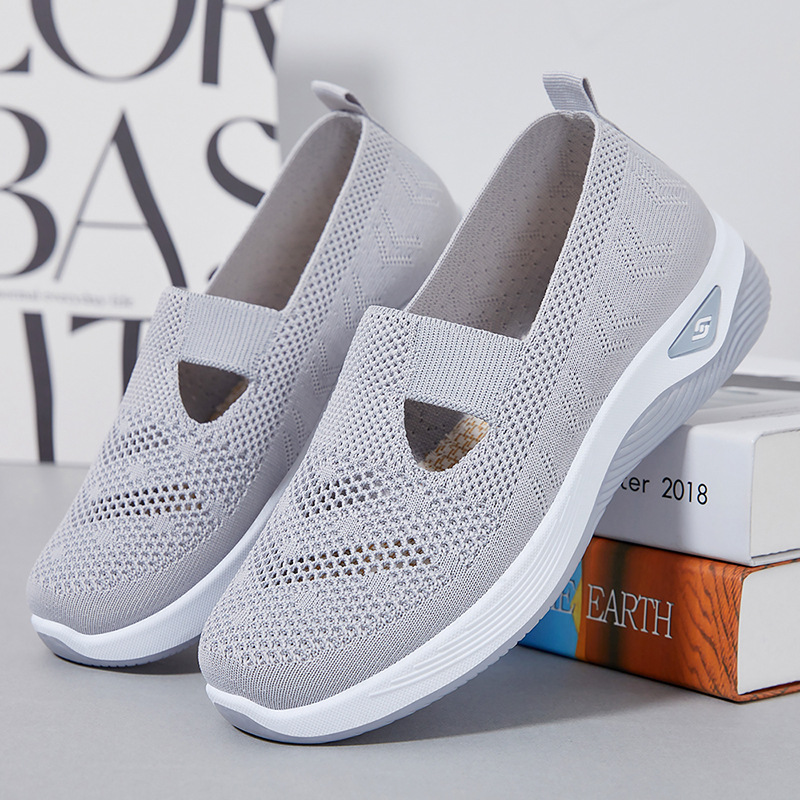 Zapatos de primavera para mujer, zapatos casuales de talla grande, zapatos de una sola pieza para envío directo, zapatos ligeros de suela blanda para mamá, zapatos transpirables y cómodos