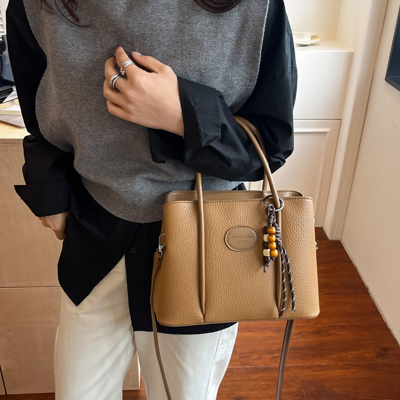 Bolso de mano para mujeres 2025 nuevo estilo de invierno de alta calidad nicho lujoso retro bolso de hombro bolso de balde de agua image 3