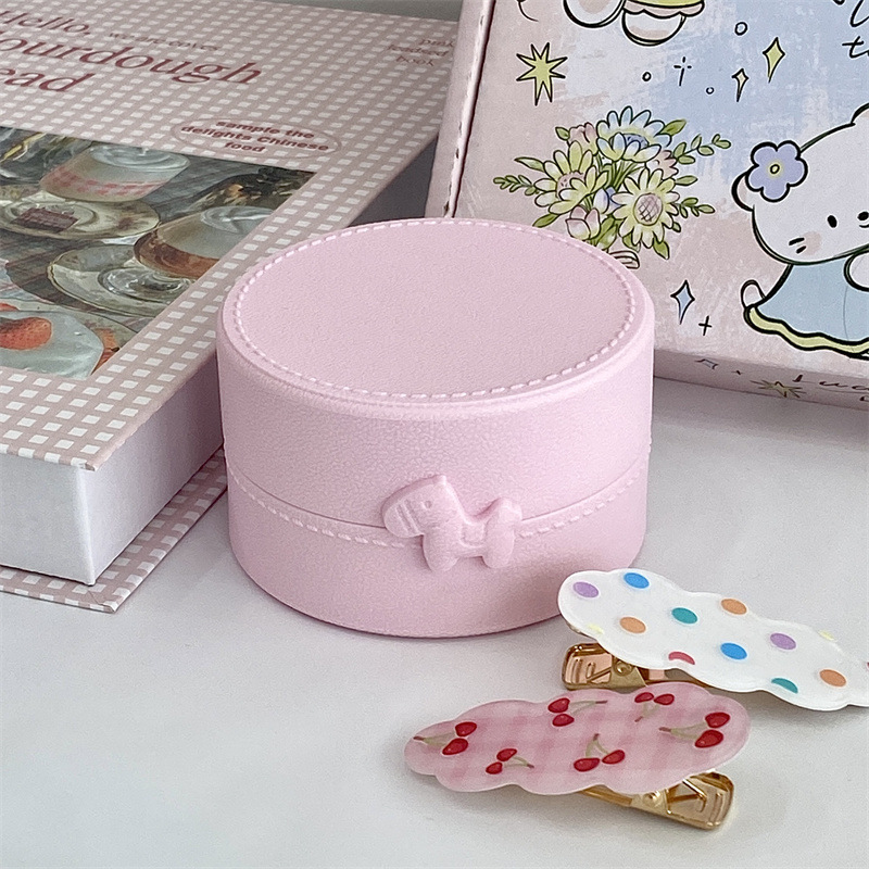 かわいいおばあちゃんの蝶結びのポニーの収納ケース円形の純色のカバー付きのステッカーのヘアピン携帯防塵ケース