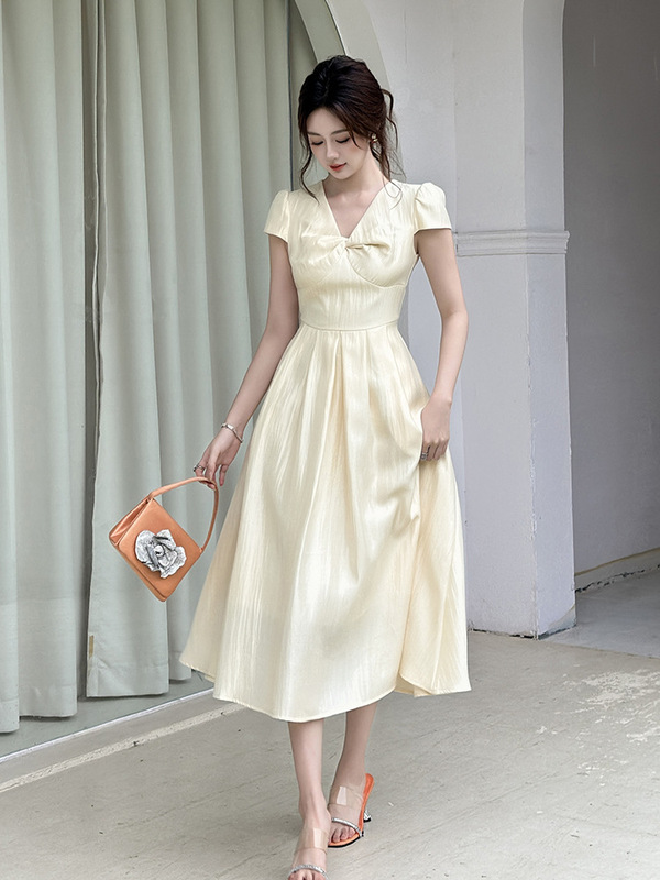 2025夏季新款女装法式设计感纽结V领收腰大摆气质长款连衣裙65415|undefined