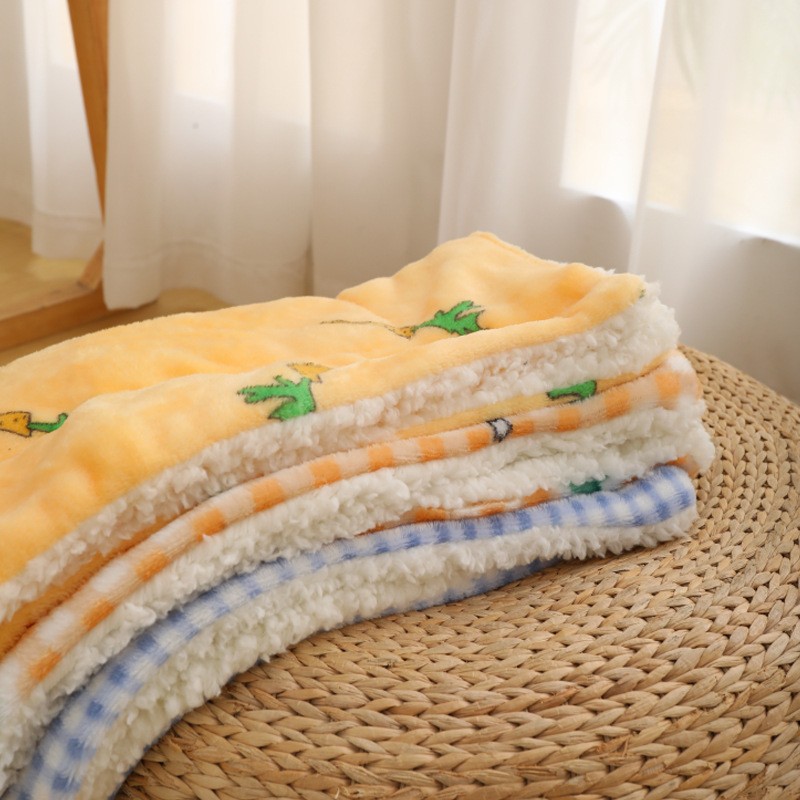 Manta del animal doméstico perro Esterillas invierno gato nido caliente dormir cuatro estaciones universal perrera mascota en stock al por mayor