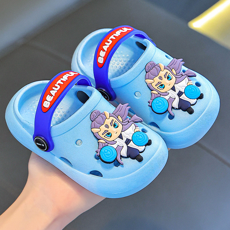 Niños Nezha zapatillas de verano para niños antideslizantes domésticos de dibujos animados para bebés con suela suave para niños pequeños zapatos de agujero de cabeza