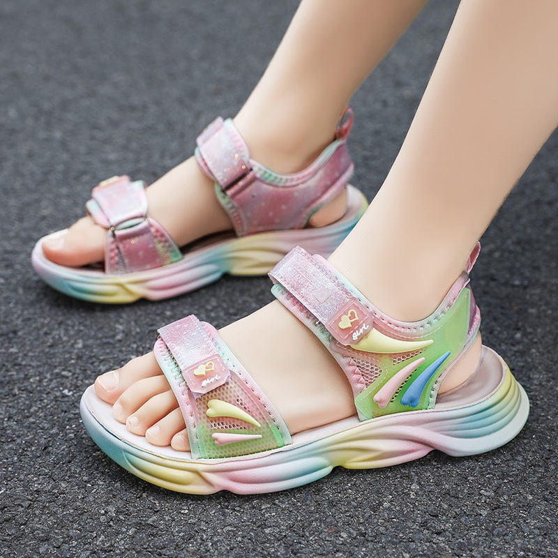 Sandálias de niñas verano 2025 nuevas niñas princesa zapatos de playa zapatos deportivos para niños grandes