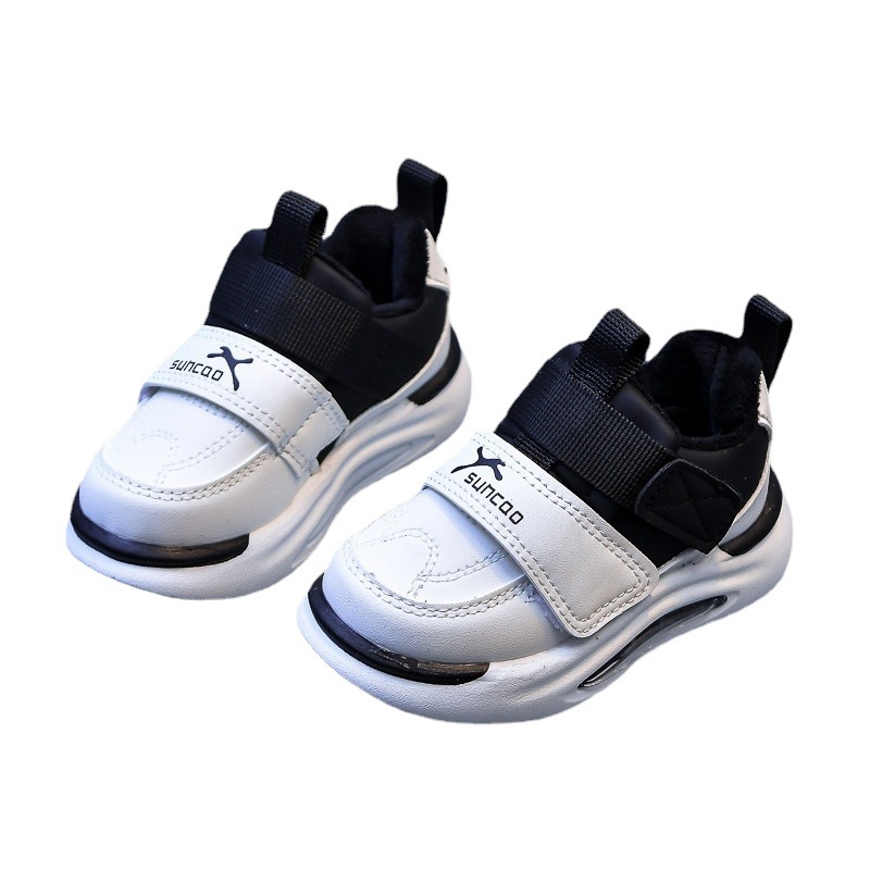 Zapatillas de plataforma para niños y niñas 2024 primavera y otoño nuevos zapatos deportivos para niños zapatos deportivos de cuero de fondo suave para niños pequeños y medianos marea