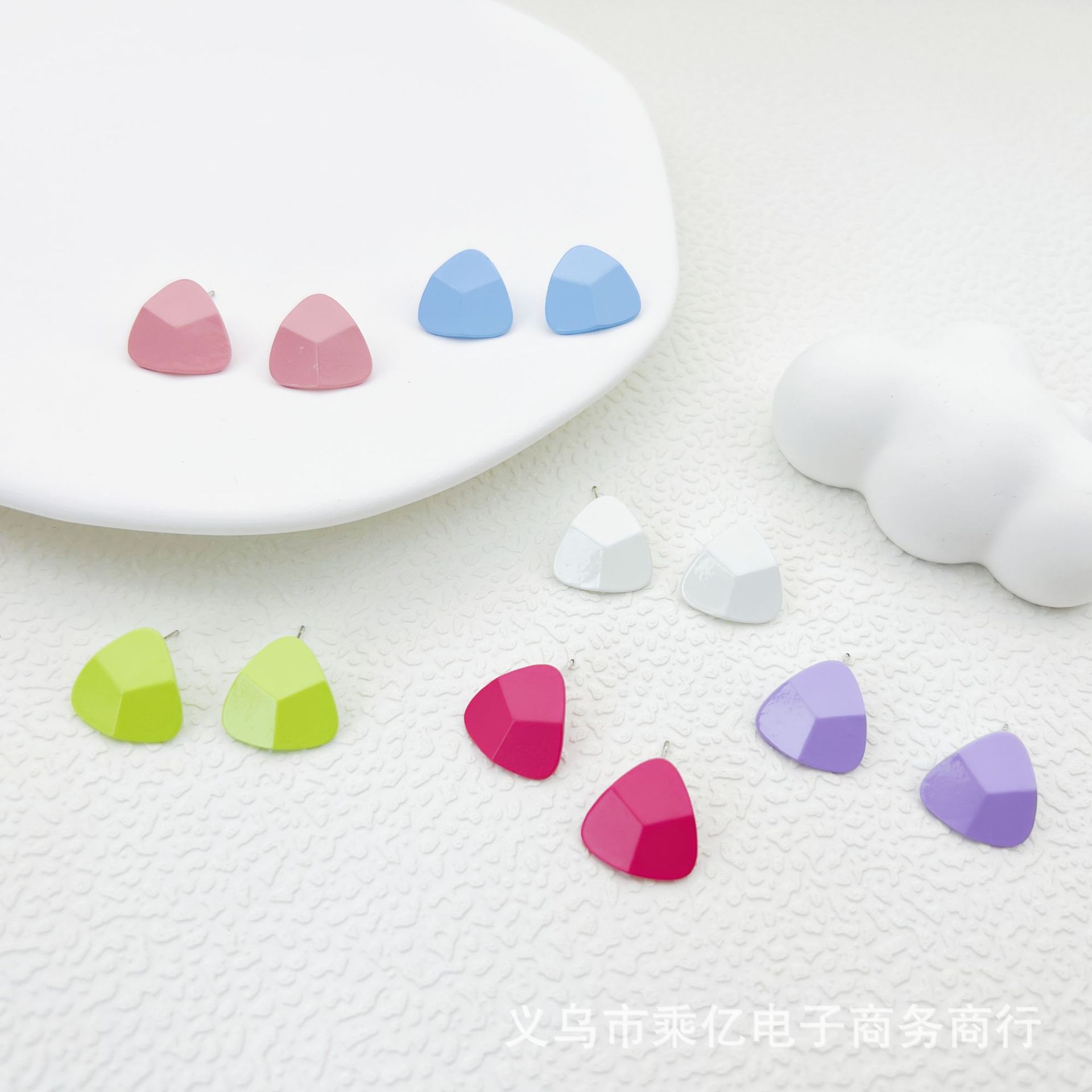Geometric universal triangle, cream fresh earrings