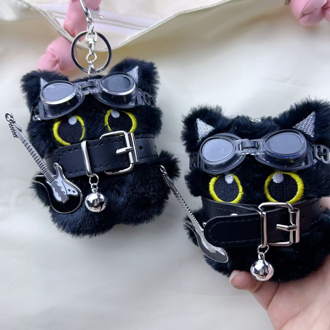 Big Eyes Black Cat Colgante Punk Little Black Cat Keychain bolsos colgante Rock Gato para amigos