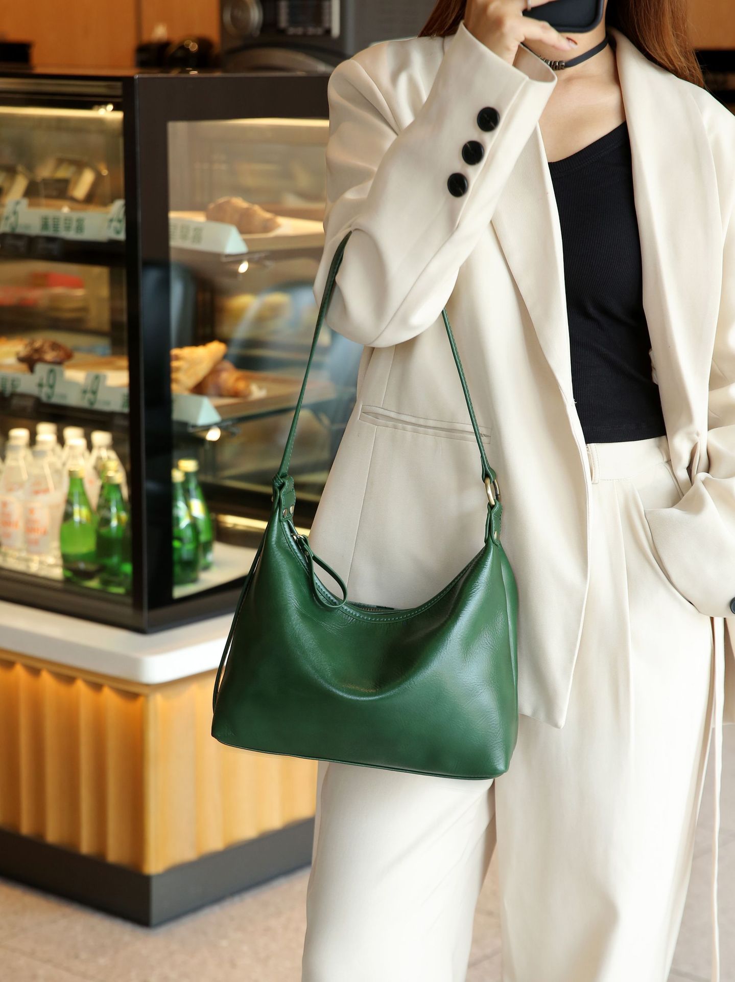 植なめしの層の牛革の小さい大衆の百合の女性のカバンの肩の斜めのショルダーのカバンのシンプルな女性のカバンのファスナーのギョーザの包みの貝殻のカバン