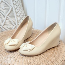 甜美坡跟内增高单鞋蝴蝶结2025年春秋季新款浅口圆头休闲百搭单鞋