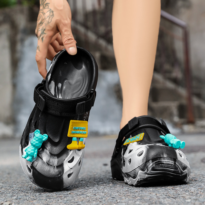 Zapatos con agujeros, antideslizantes y desodorantes para hombres, arrastre de puntera de verano, aumento de transpirable y resistente al desgaste, zapatillas de playa de color de contraste EVA