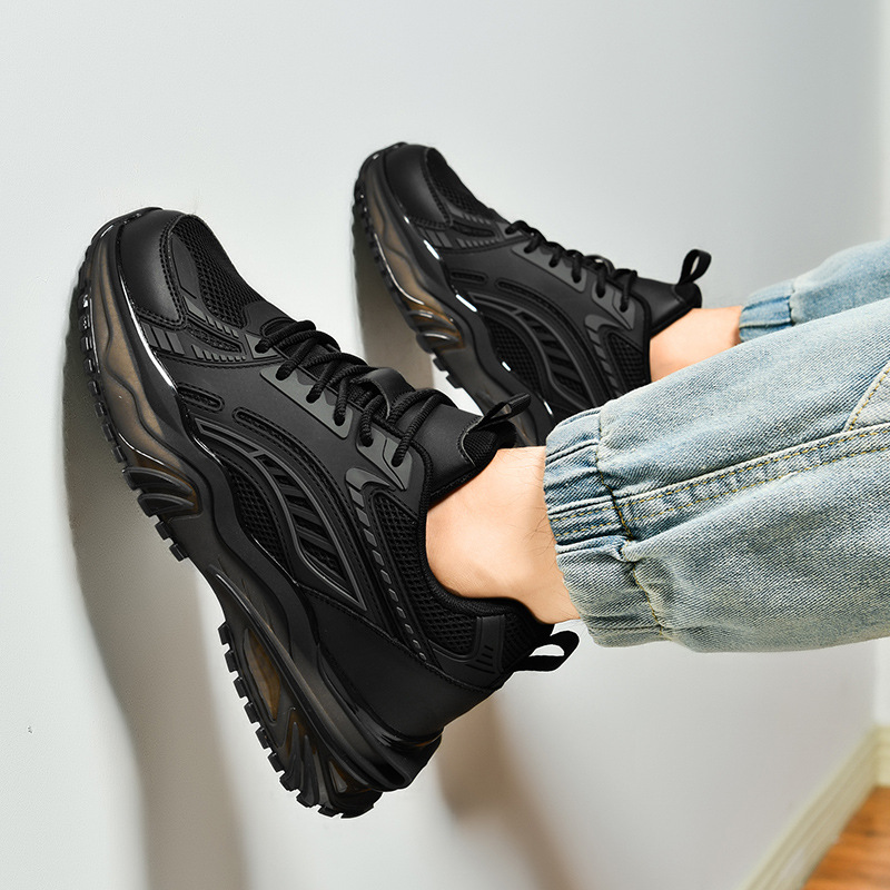 Nuevos zapatos negros de hombre de verano respirantes antiodores zapatos deportivos de malla antideslizantes zapatos casuales para estudiantes de secundaria zapatos de carrera juveniles