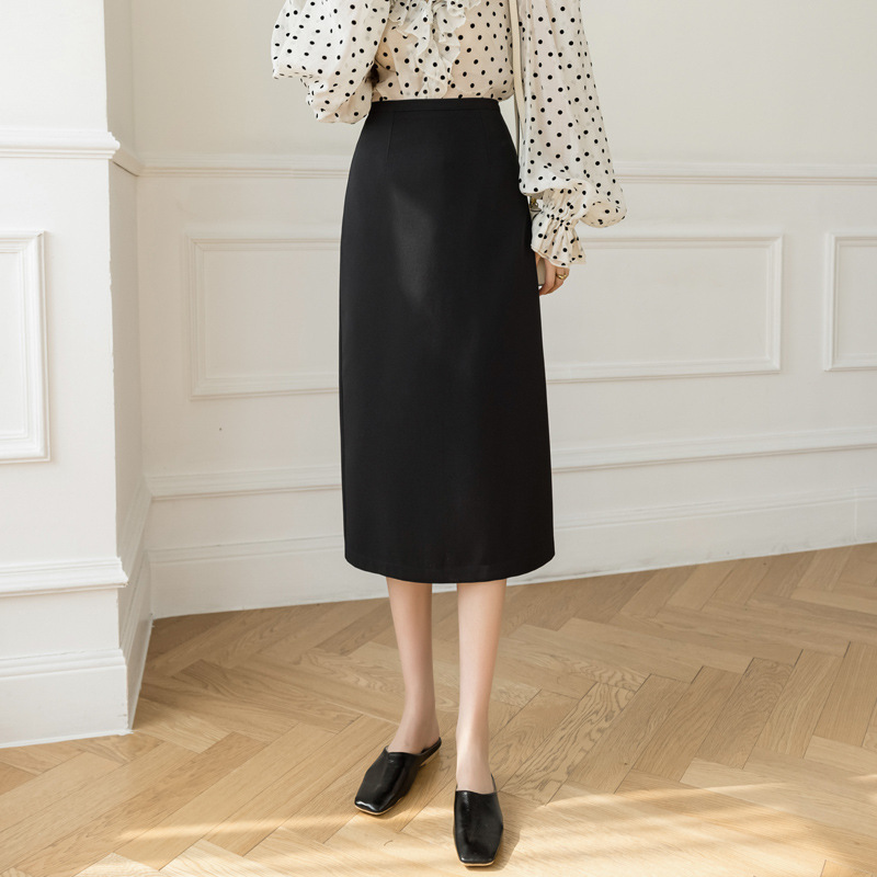 2025 New Style Slimming Simple Long Skirt Black Midi Skirt for Women Spring and Autumn High-Waisted A-Line Skirt