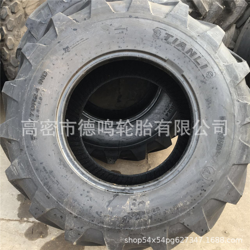 Suministro de ingeniería neumático 500/70R24 ocupado neumático 19.5LR24