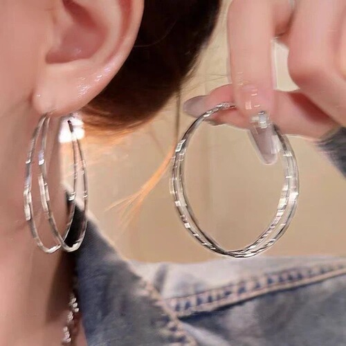 Silver Minimalist Simple Hoop Earrings for Women, 2025 New Arrival Lightweight Luxury High-End Style Versatile Stud Earrings with a Charming and Face-Smoothing Effect