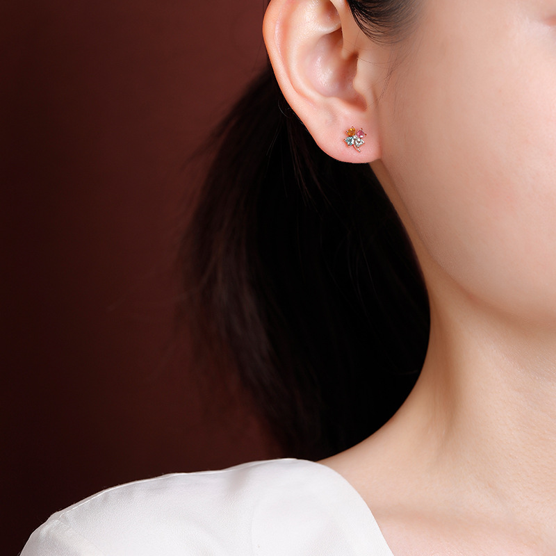 Khuyên tai bạc S925 mạ vàng hồng hình giọt mưa bốn lá cỏ ba lá — Một đôi (Bích Tỉ màu sắc ngẫu nhiên)