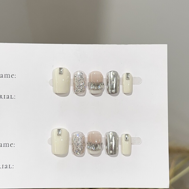 Purely Handmade Wearable Nails with a High-End Feel, Silver-White Short Nail Tips, European and American Style Sparkling French Rhinestone Fake Nail Stickers Purely Handmade Wearable Nails with a High-End Feel, Silver-White Short Nail Tips, European and American Style Sparkling French Rhinestone Fake Nail Stickers