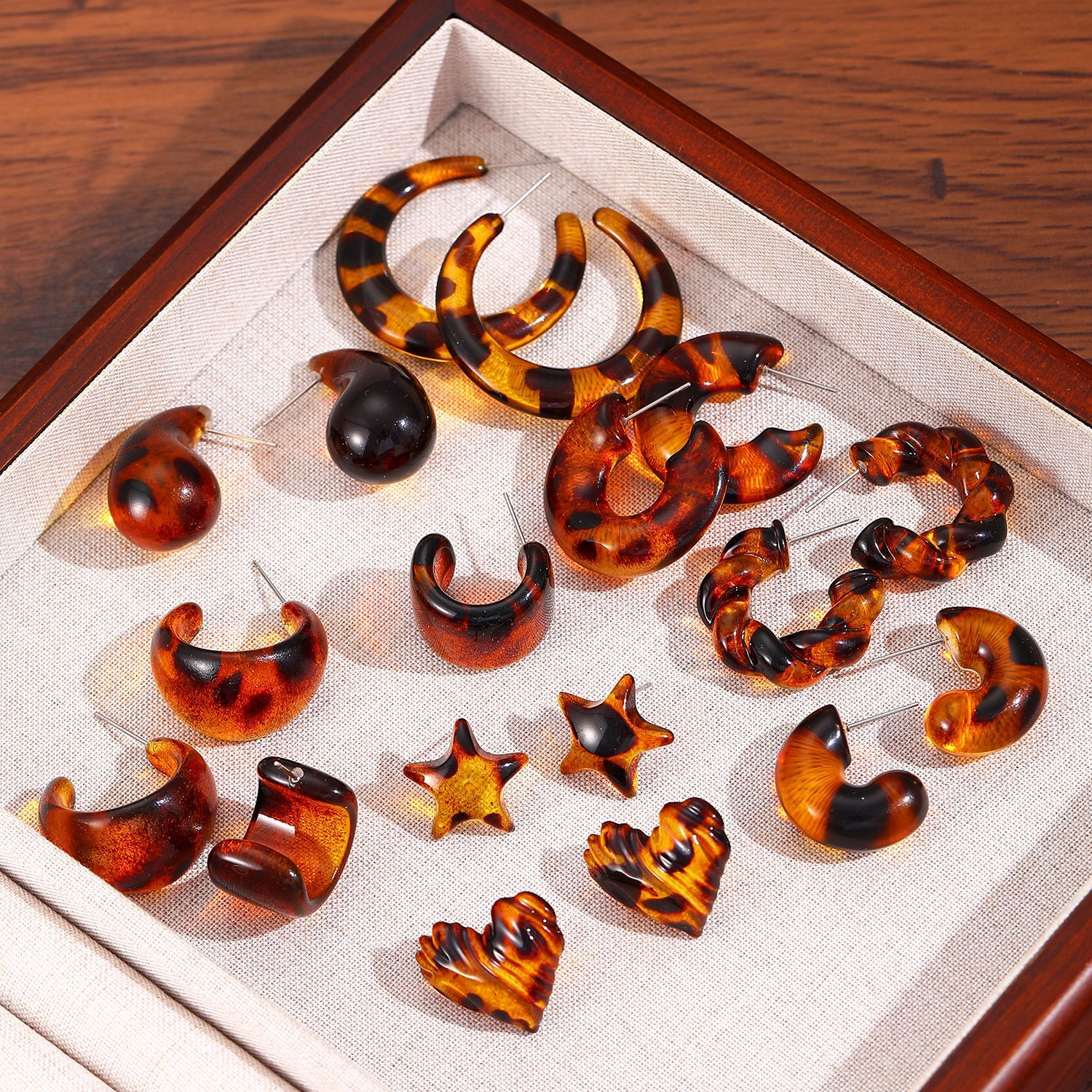 Casual, Daily, Date Occasion 1 Pair Vintage Style Classic Style C Shape Geometric Leopard Plating Arylic Resin Ear Studs