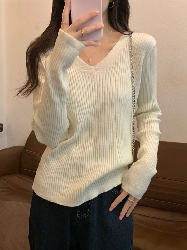 法式V领简约修身打底上衣女秋冬坑条显瘦内搭高级感软糯针织毛衣|undefined