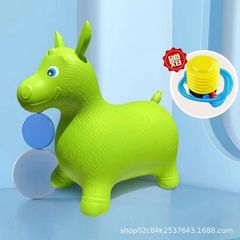 鹿は子供のおもちゃの音楽に乗って、一歳の跳馬馬に乗って、赤ちゃんのゴムに乗ってバランスを取ることができます
