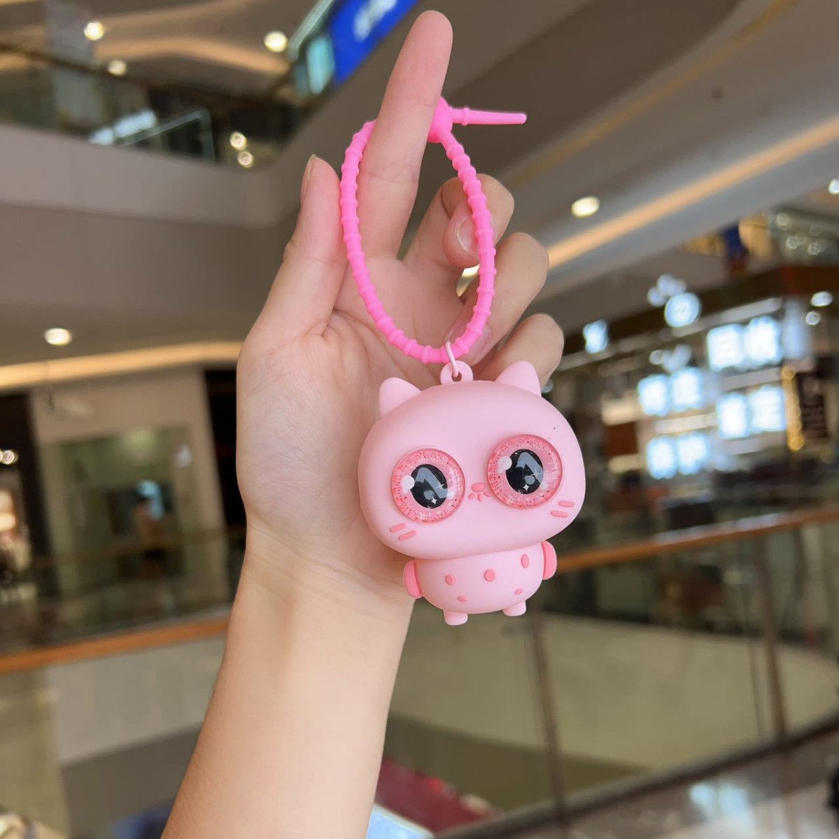 Creativo eye-opening pinch pinch le lindo búho llavero colgante bolso pareja llavero desprimir muñeca colgante
