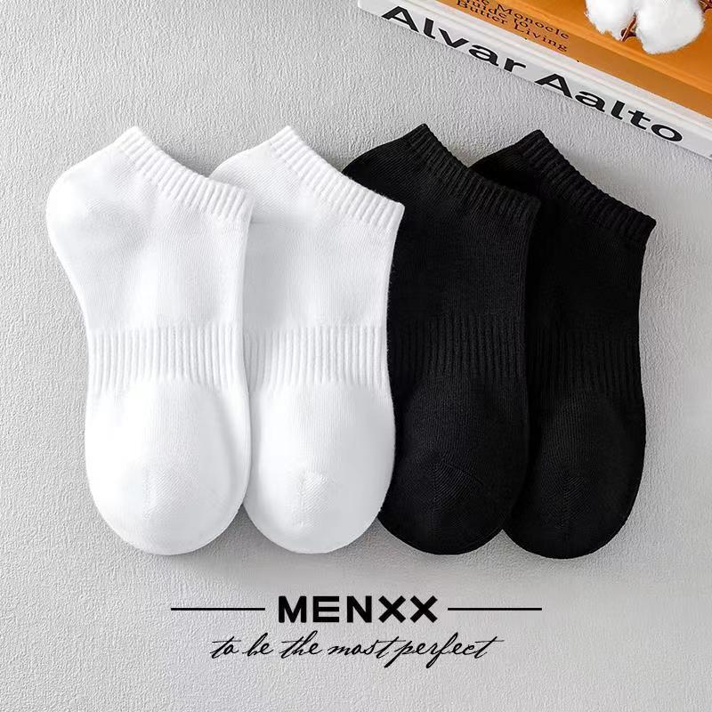 All-matching solid color minimalist black and white socks men's spring and autumn low-cut low-top short sports socks boat Socks wholesale
