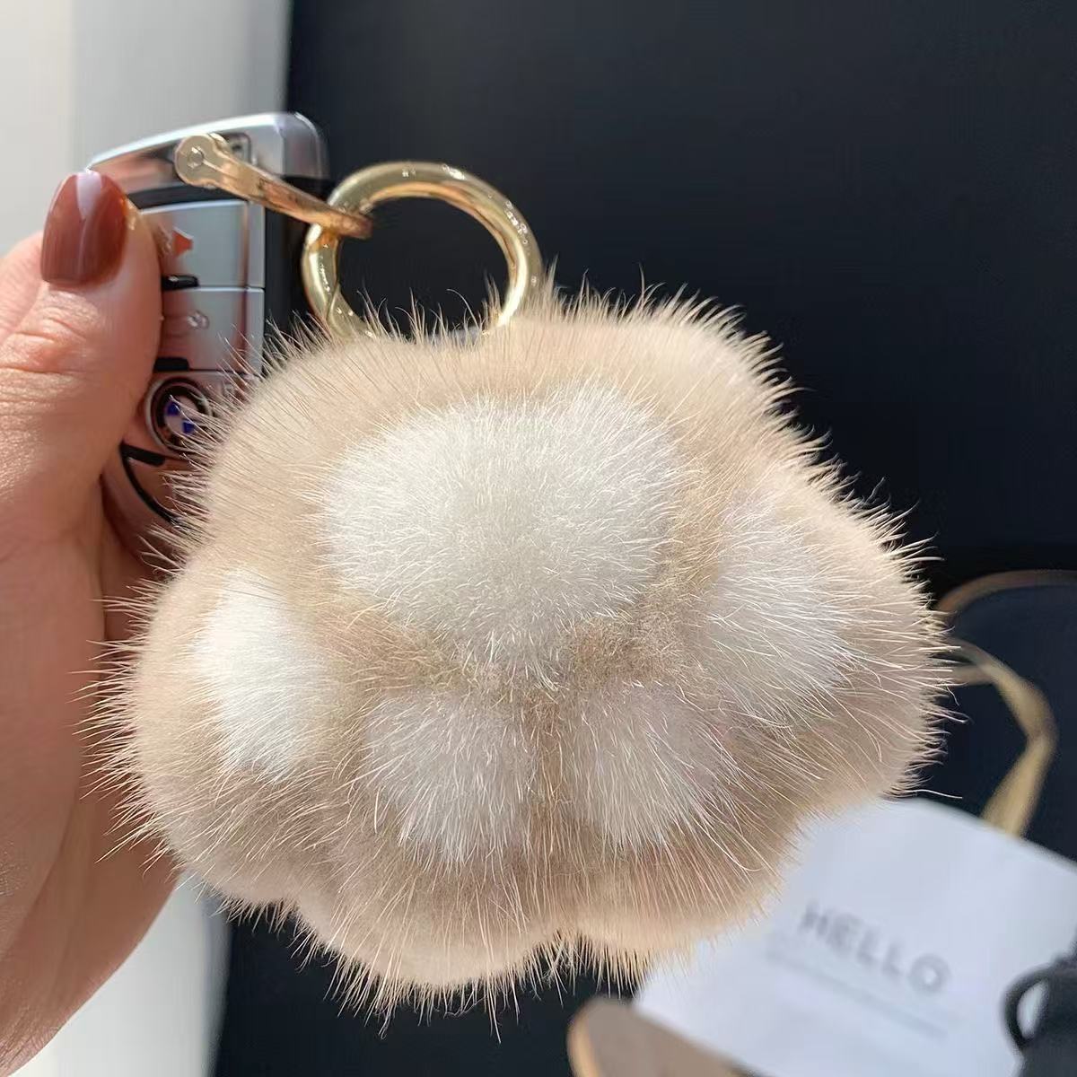 Colgante de bolso de garra de gato de pelo de visón de imitación lindo transfronterizo llavero creativo regalo de pareja colgante de muñeca todo fósforo
