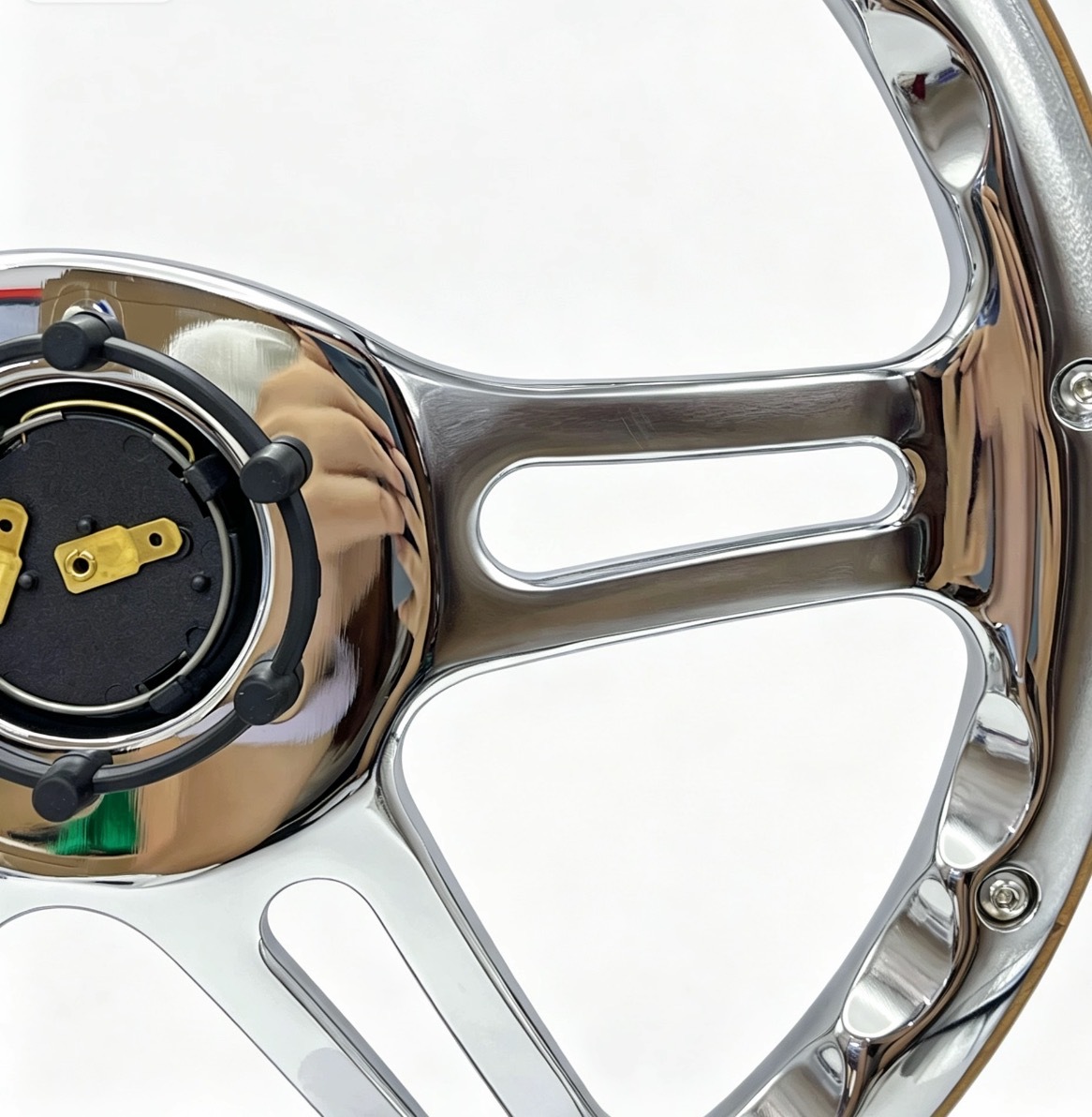 In-stock vintage racing steering wheel for car modification, suitable for Santana, Lada, Jetta, Beidouxing, Swift, solid wood 14inch