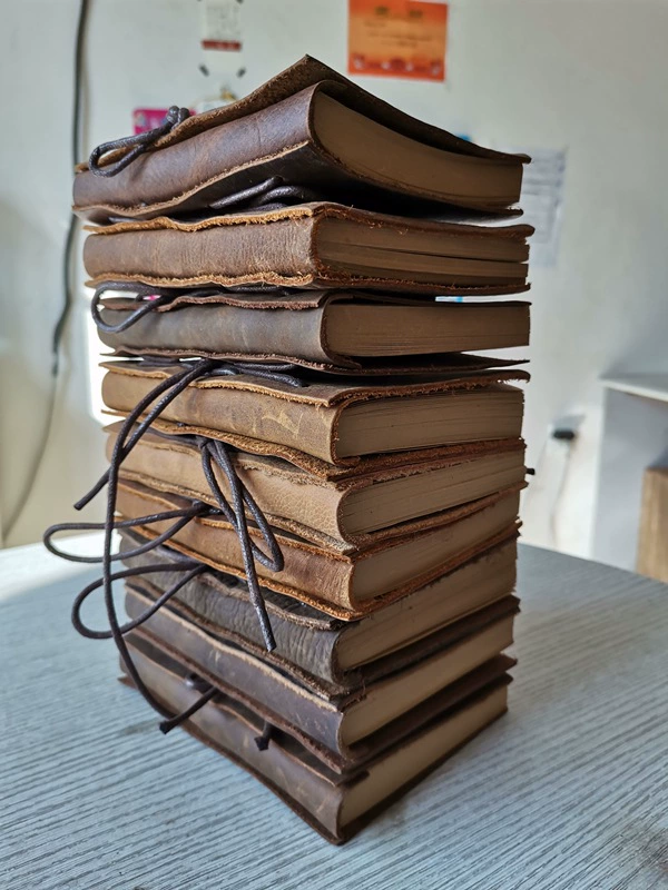 Ручная переплет первый слой из коровьей кожи, сумасшедшая кожаная книга, ретро литературный ноутбук