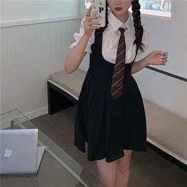 学院风黑色百褶吊带连衣裙+白色polo领泡泡袖衬衫女夏两件套批发