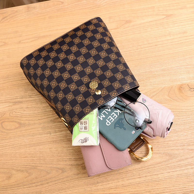 Petits sacs à main de mode en gros pour femmes, nouveaux sacs seau, sacs simples pour femmes de banlieue, sacs à bandoulière texturés_voghion.com