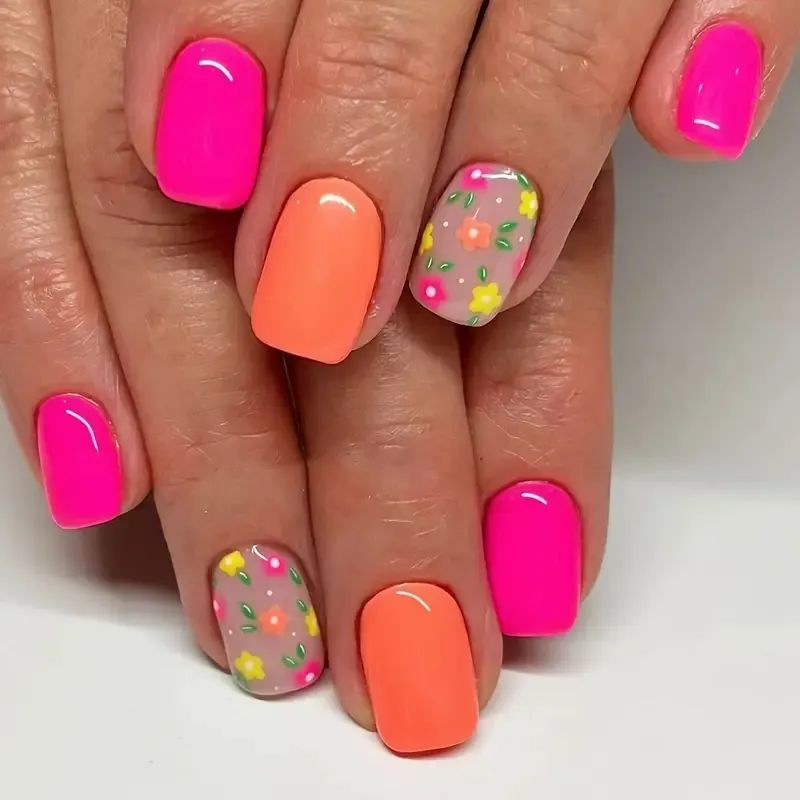 Short Square Glossy Foreign Trade Nail Art, Cute Spring and Summer Gentle Fashion Small Flower Design, Brightening Effect, Wearable Nail Tips Wholesale