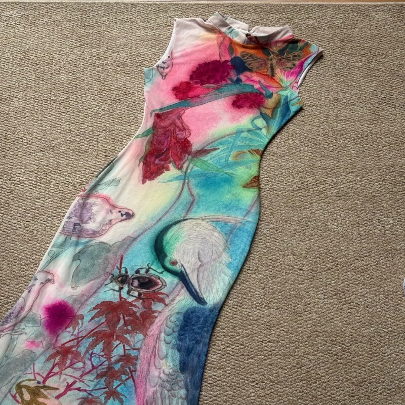 New Chinese-style retro vintage niche Y2K dress with floral, bird, fish, and insect prints, sleeveless and modified design