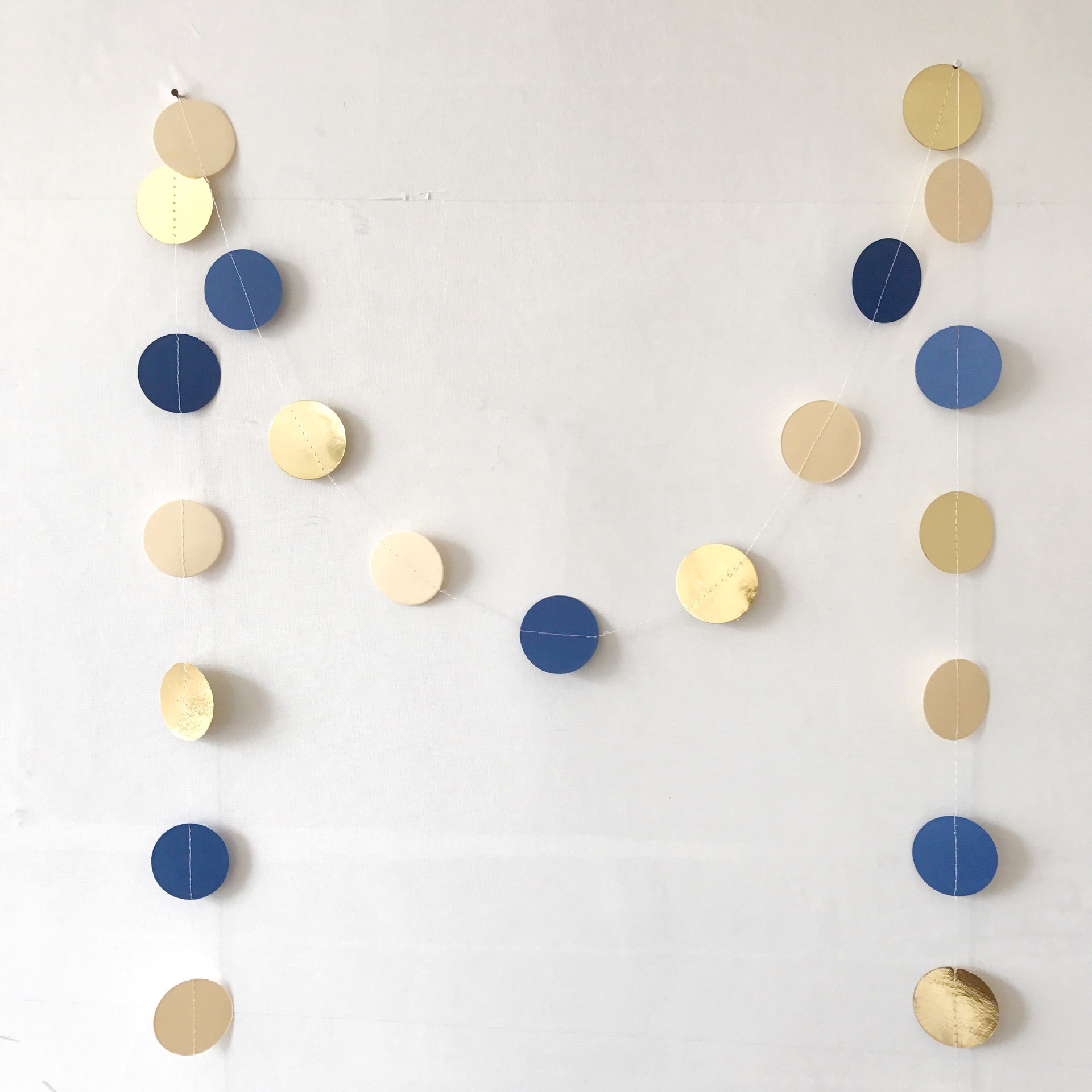 Espejo de oro + azul azul azul + disco beige