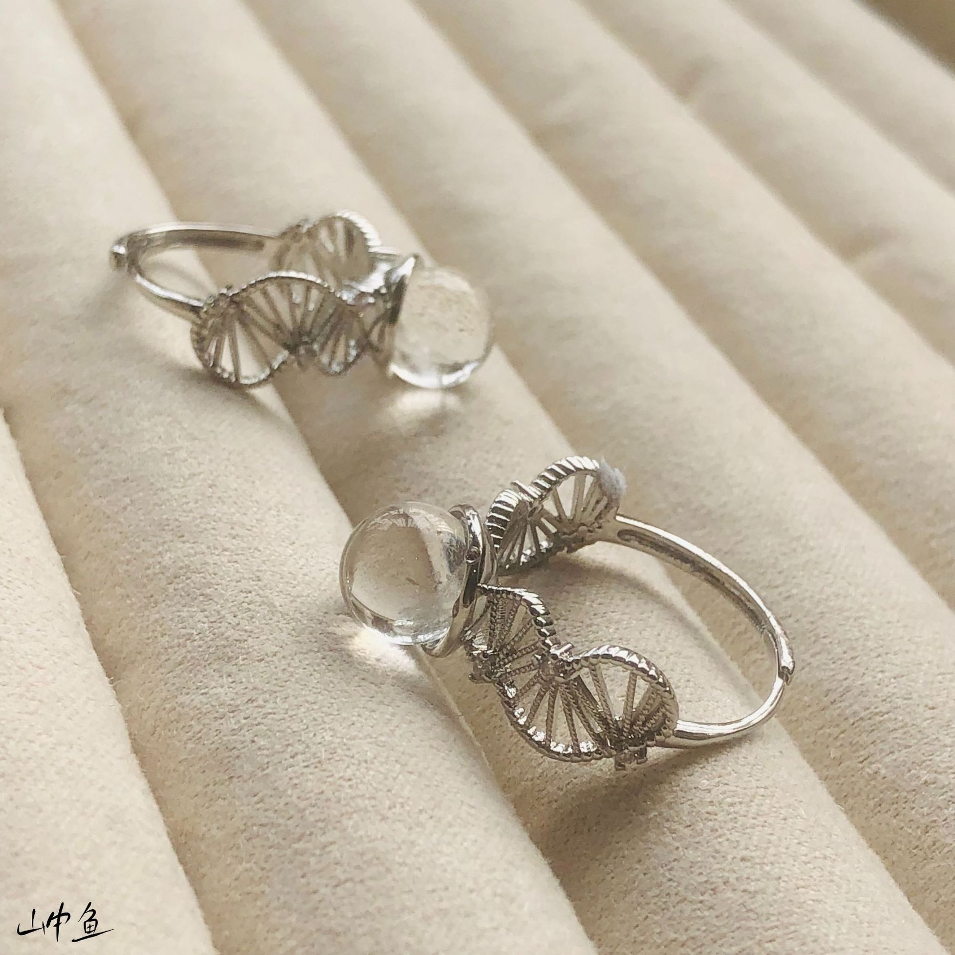 Natural White Crystal Hollow Lace Ring with Zircon Plating, Fashionable and Unique Adjustable Design, Direct Sale from the Jewelry Factory