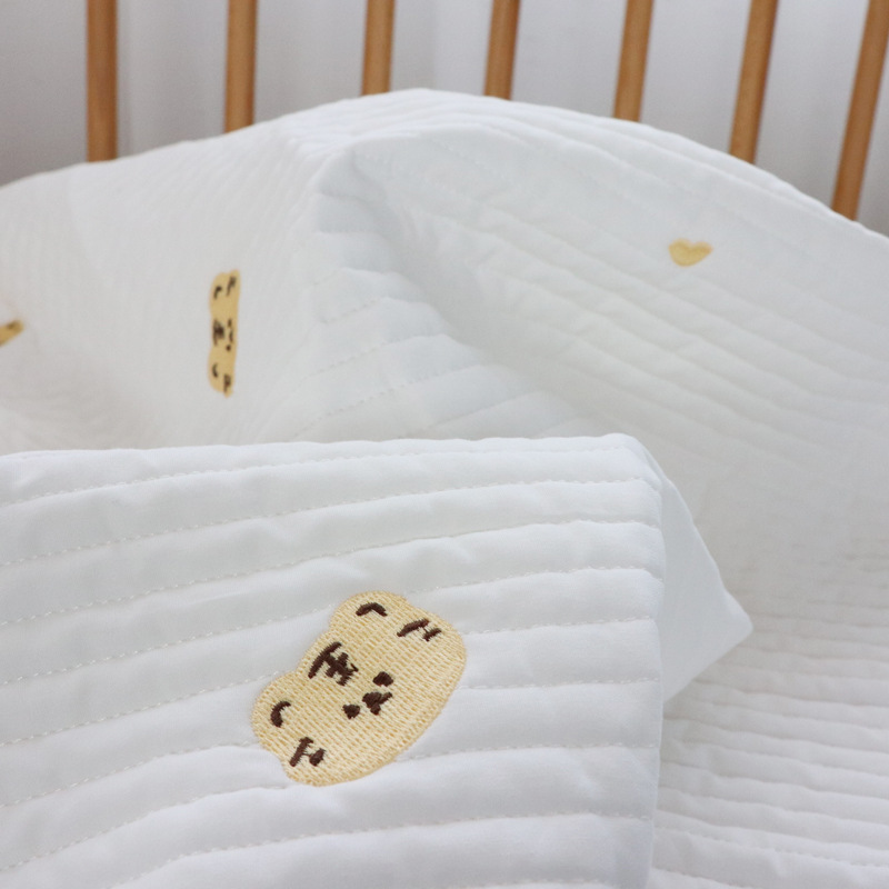 Circunferencia de la cama de la cuna Juego de cama de bebé recién nacido Algodón puro Bordado acolchado coreano Desmontable y lavable Circunferencia anticolisión recién nacido