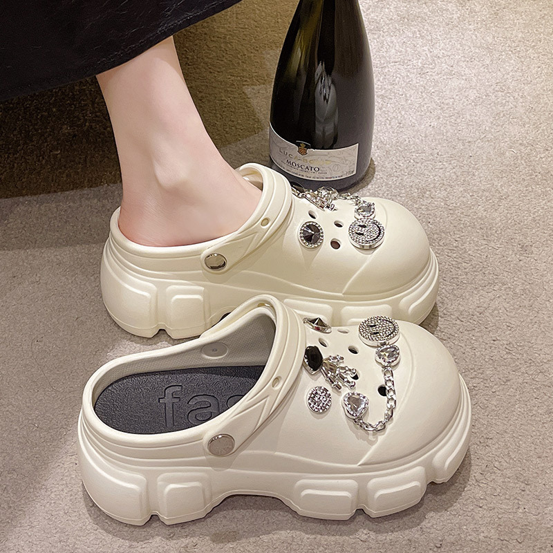 Thick-soled height-increasing DIY hole shoes women's all-match toe-covered double-wear non-slip soft-soled outdoor wear beach poop-feeling sandals