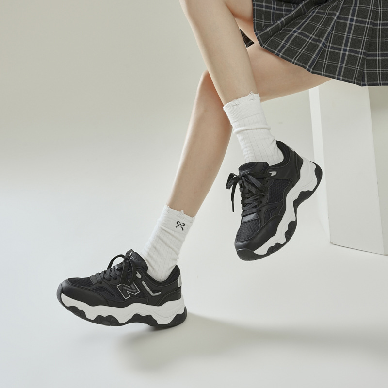 Wow, New Balance! | Women's Autumn and Winter Lightweight Dad Shoes, Color-Blocked Panda Shoes, Thick-Soled Height-Increasing Casual Sneakers, Children's Shoes.