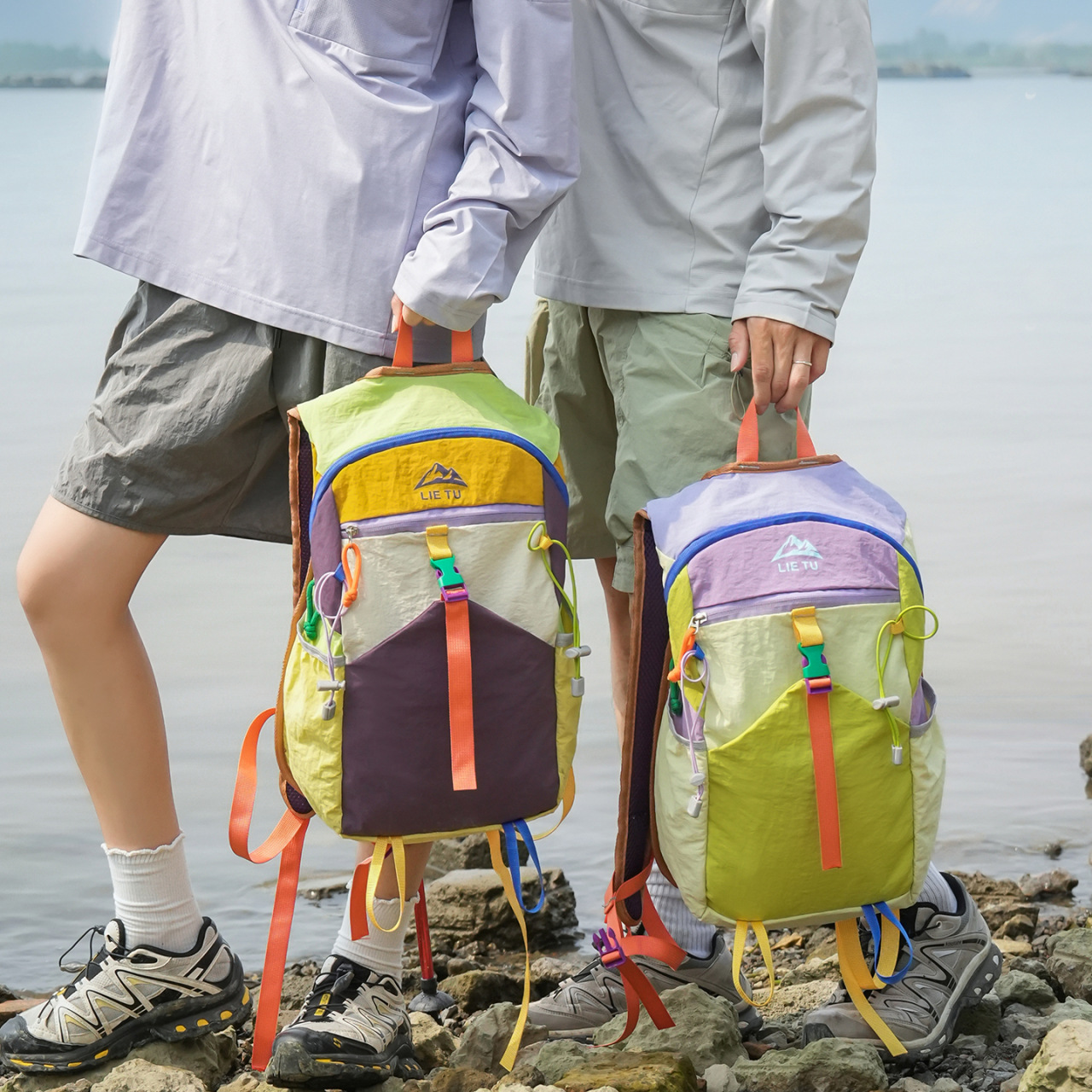Dopamine backpack is ultra-lightweight, multi-functional, and has a large capacity for outdoor travel, cycling, mountain climbing, and hiking