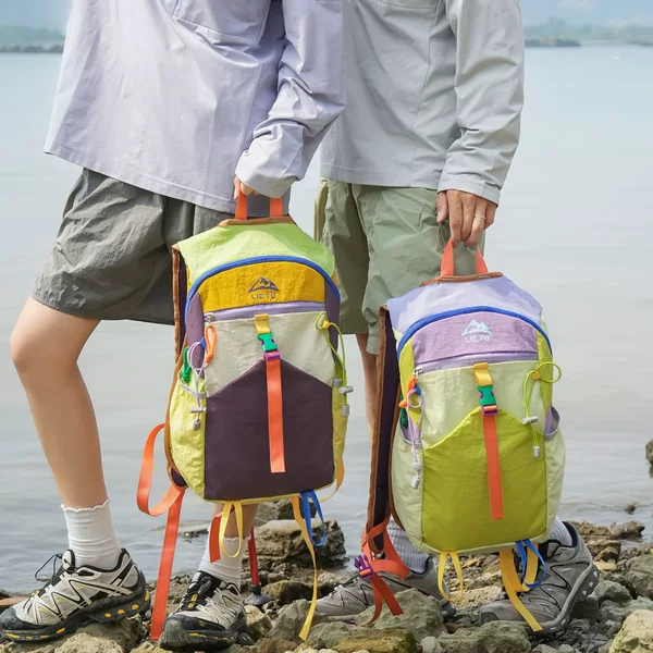 Dopamine backpack is ultra-lightweight, multi-functional, and has a large capacity for outdoor travel, cycling, mountain climbing, and hiking