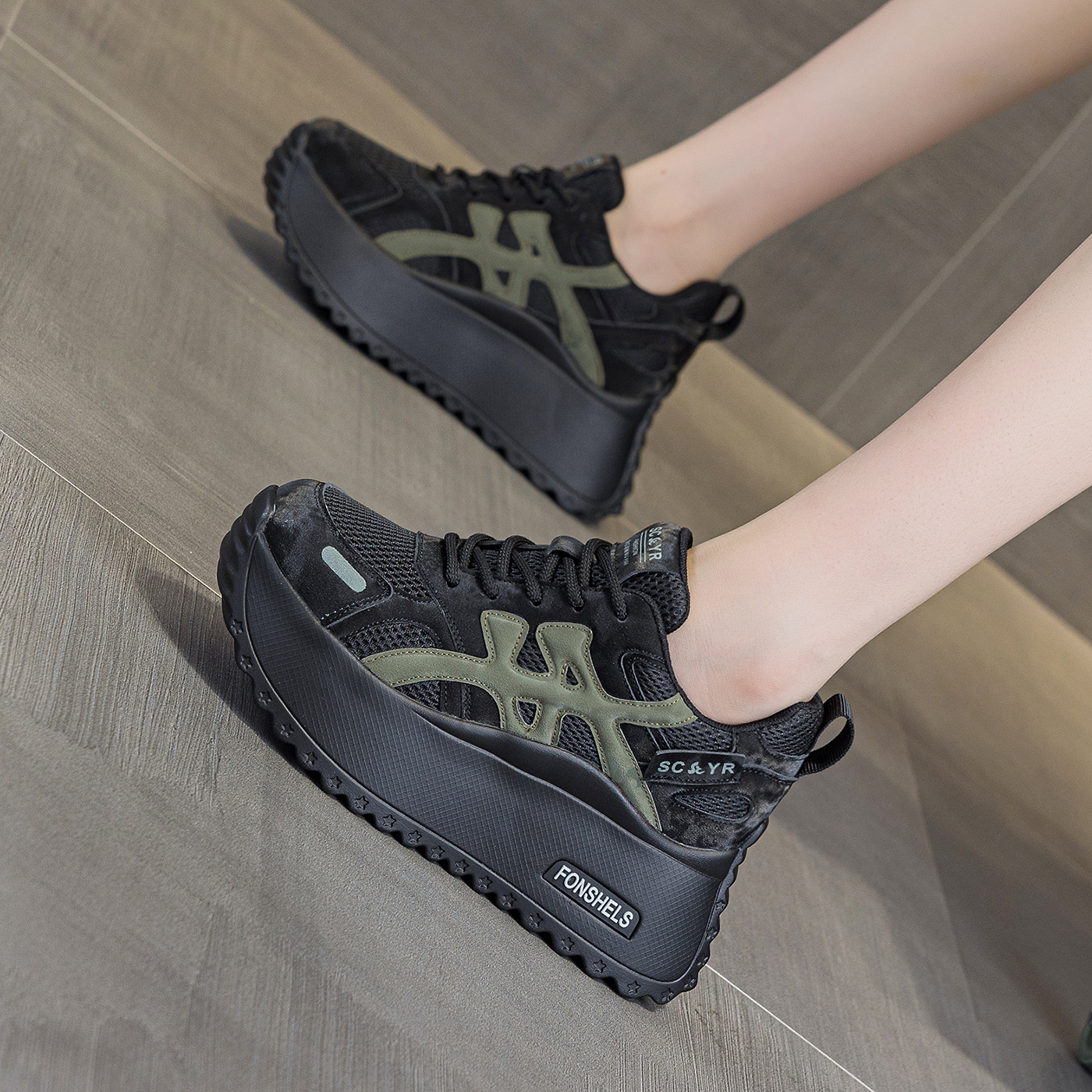 Giày sneaker nữ đế dày phong cách retro dành cho người dáng nhỏ, giày dad hot trend thu 2026, tăng chiều cao — M2933-1 màu xám đính kim cương, M2933 màu đen, M2933 màu nâu, M2933-1 màu đen đính kim cương