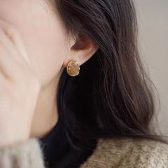 2023 New Geometric Milk Tea Color Stud Earrings for Women—Fashionable, Fairy-Like, Elegant Earrings with a Niche Design Aesthetic