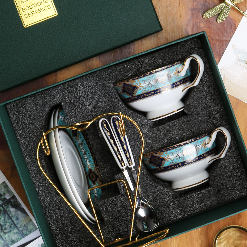 Taza de café de porcelana de lujo ligera europea de alta calidad exquisita de estilo británico set de té de la tarde tazas y platos caja de regalo al por mayor
