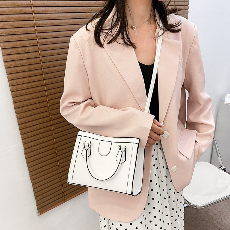 Textured Square Shoulder Bag For Women European Style Commuting Bag_voghion.com