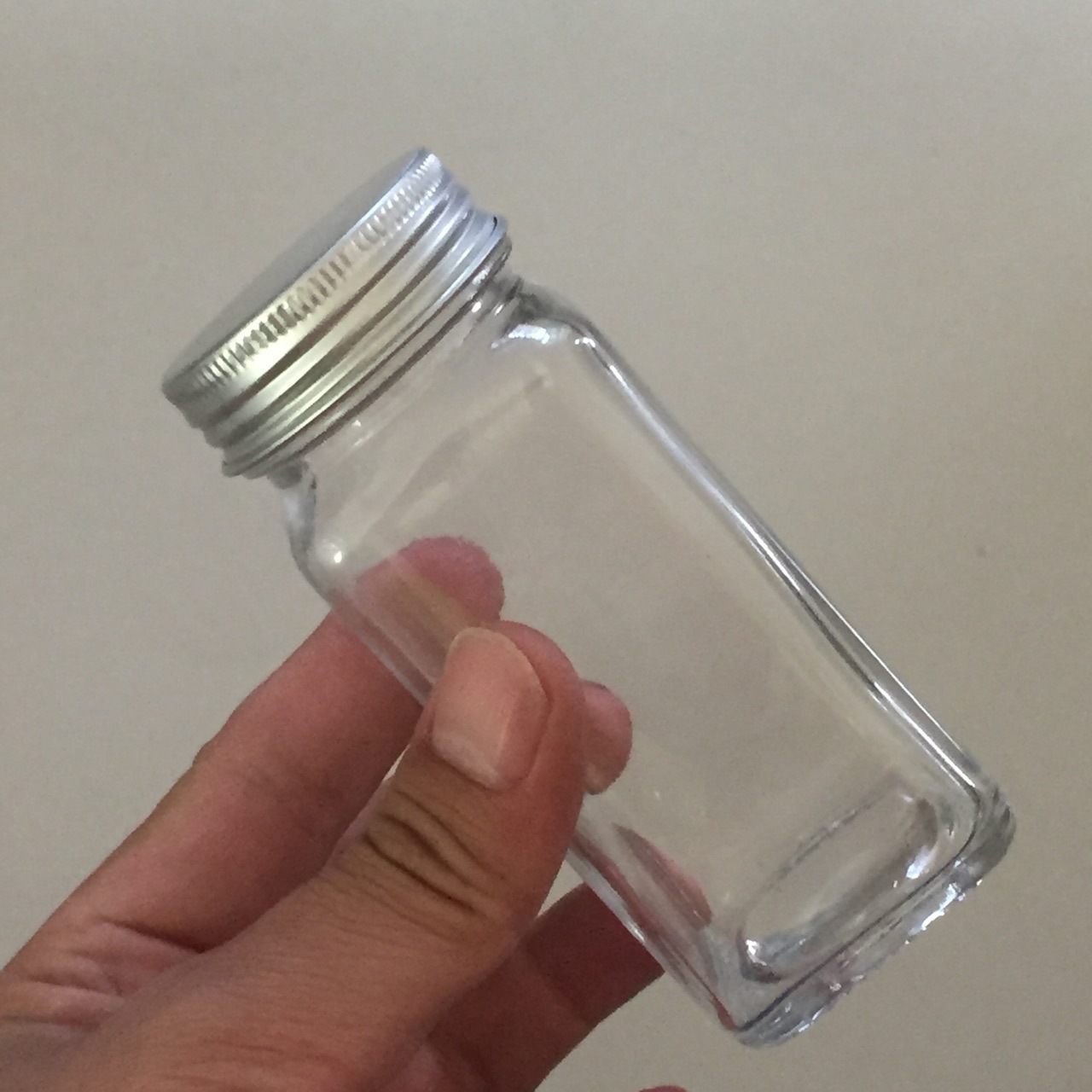 厂家批发厨房玻璃制品调味瓶 烧烤调料瓶带盖 椒盐瓶 胡椒粉瓶