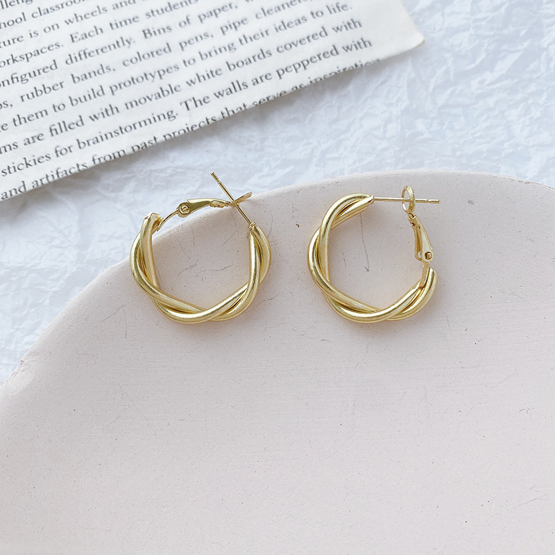 Pendientes de perlas, pendientes de estilo caliente, lujo ligero, pendientes simples de celebridades de Internet, accesorios de Yiwu, venta al por mayor