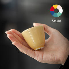 純粋な色の釉薬の陶磁器のお茶の杯の線の小さいお茶の杯の主人の杯は簡単で潤いの工夫の茶器の家庭でお茶の単杯を飲みます。
