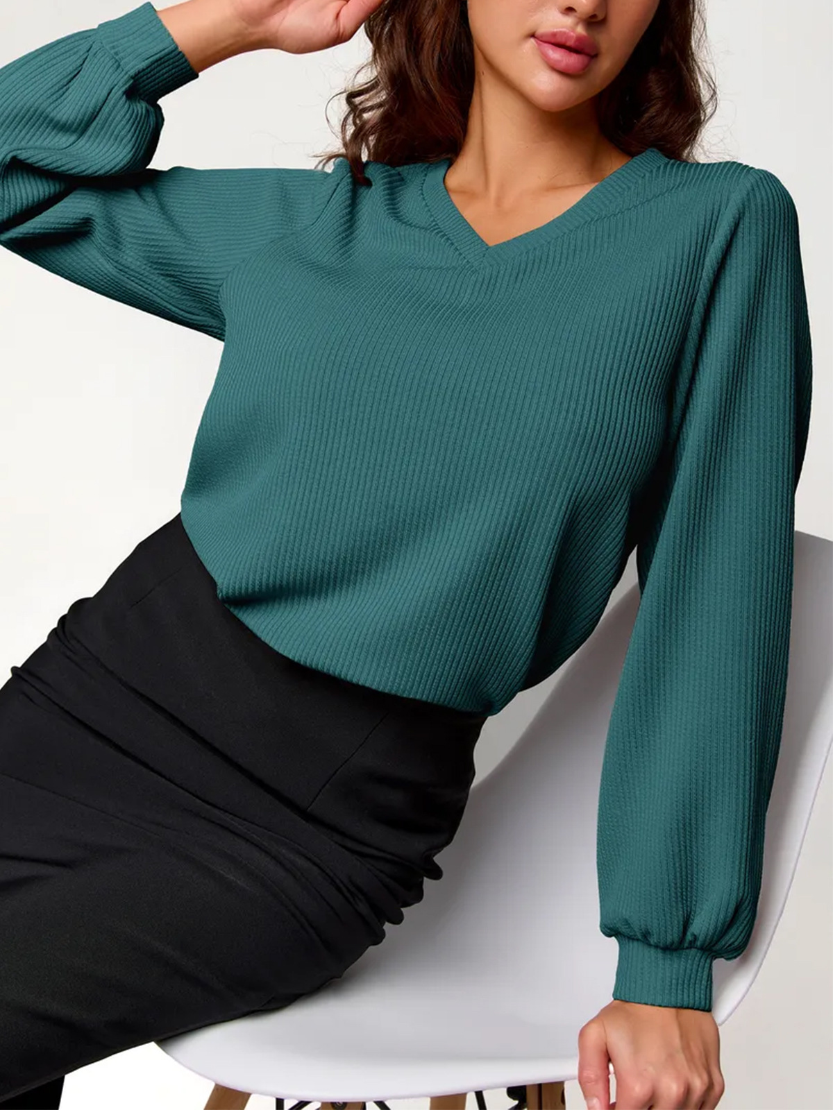 Comercio extranjero ropa de mujer transfronteriza Rusia explosión otoño invierno camisetas de punto de color sólido al por mayor fabricantes de camisetas de punto suéter de cuello en V mujeres