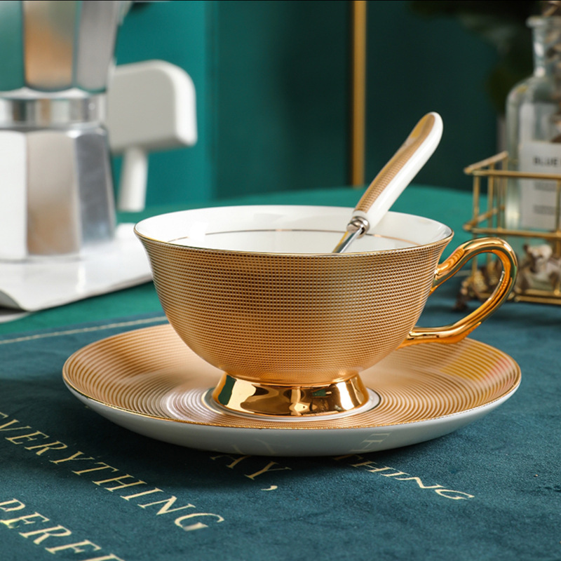 European-style Bone China Coffee Cup and Saucer Small Luxury Afternoon Tea Set Creative Scented Tea Cup Exquisite Coffee Cup suit European-style Bone China Coffee Cup and Saucer Small Luxury Afternoon Tea Set Creative Scented Tea Cup Exquisite Coffee Cup suit